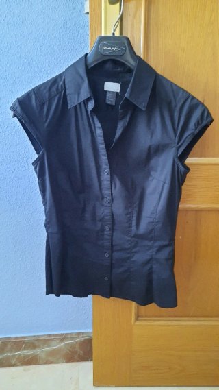 Camisa de manga corta negra
