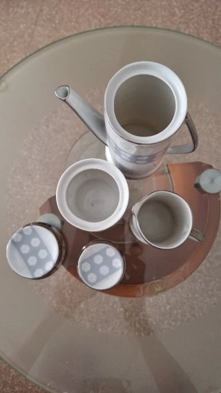 Set de Cafetera y Azucarero de Porcelana