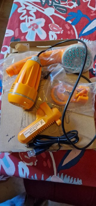 Ducha Portátil Camper Zanmax a batería.