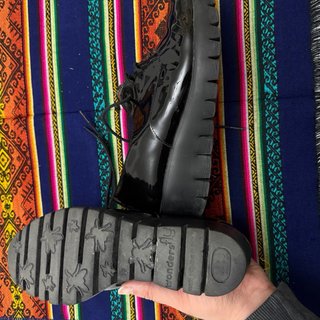 Zapatos Wonders charol negros