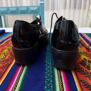 Zapatos Wonders charol negros