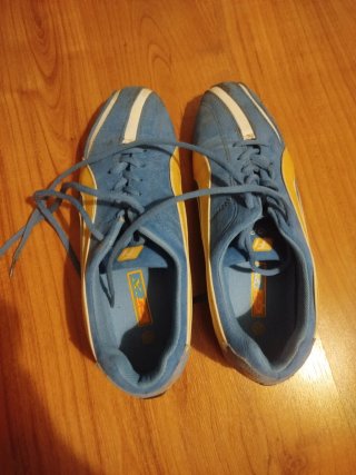 Zapatillas  Azul y Amarillo