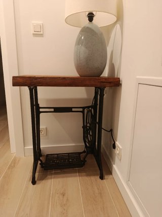 Mesa Singer recibidor madera y metal