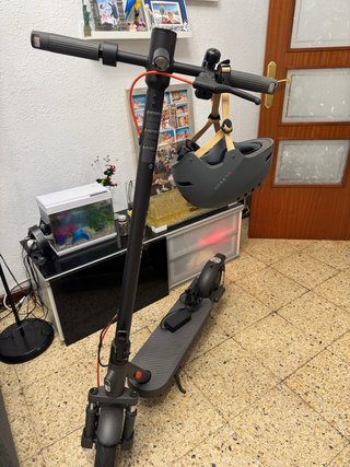 Xiaomi Mi Electric Scooter Elite + Casco