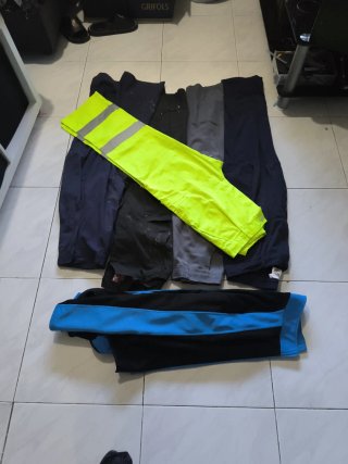Set de 8 Prendas de Ropa de Trabajo