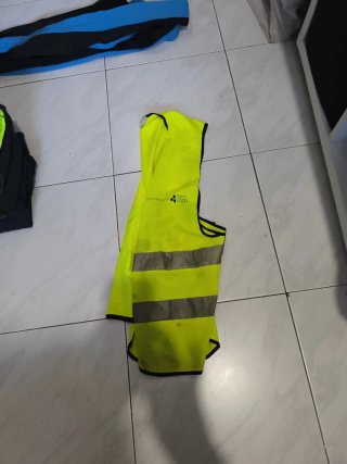 Set de 8 Prendas de Ropa de Trabajo