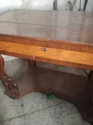 Mueble Antiguo de Madera