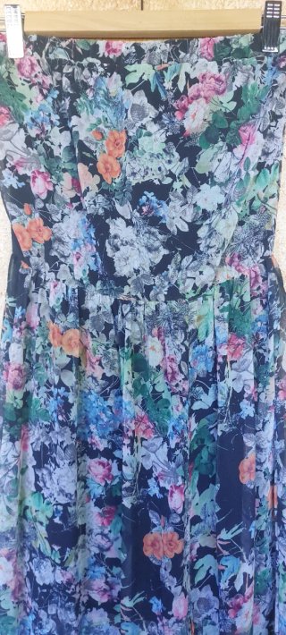 Vestido largo floral sin tirantes