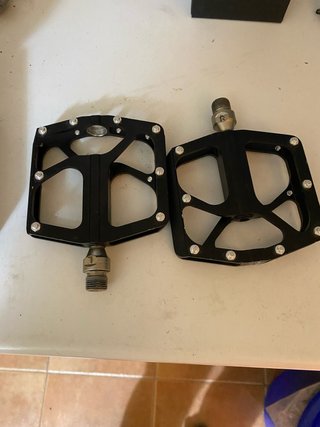 Pedales MTB de Plataforma Negros