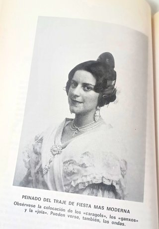Joya Fallas: El traje de labradora valenciana 1983