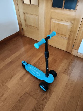 Patinete Sawyer Bikes 3 ruedas. Sin estrenar
