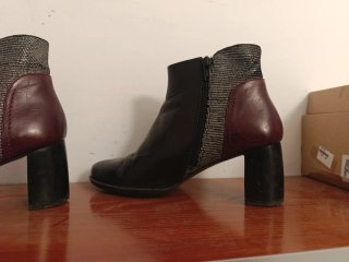 Botines Kupuri Negro y Burdeos