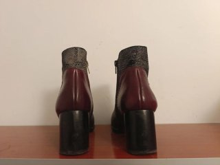 Botines Kupuri Negro y Burdeos