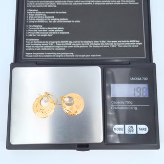 Pendientes Oro 18k. Piedra color. Peso: 1.98 gr.