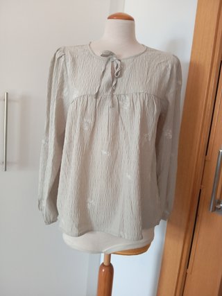 Blusa Gris con Bordado Talla L
