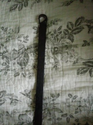 Cazo antiguo grande de latón y hierro forjado.