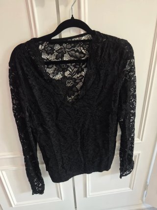 Camiseta de encaje negra