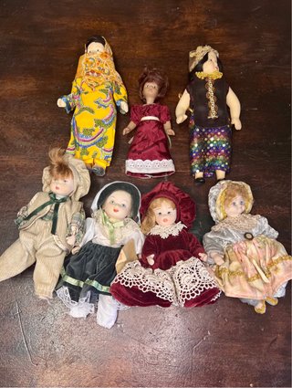 Lotto 7 bambole vintage da collezione