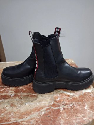 Botines Levi's Negros