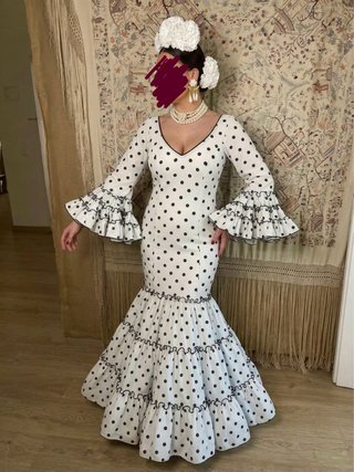 Traje Flamenca Lunares Blanco y Negro