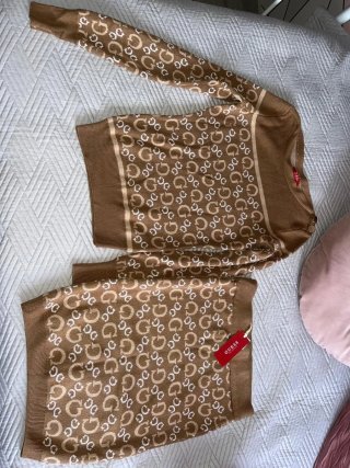 Conjunto Guess Marrón