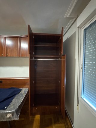 Armario de Madera con Espejo