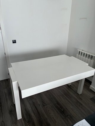 Mesa de comedor extensible blanca