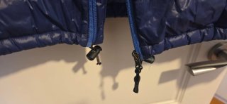 Plumas azul hombre