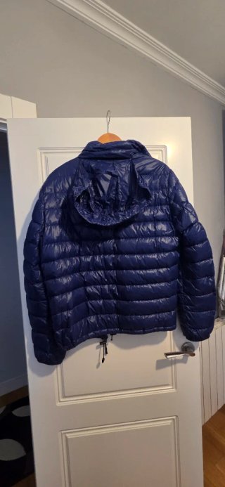 Plumas azul hombre