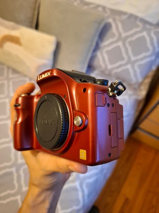 Lumix G1 roja – Micro 4/3 – Funciona perfectamente