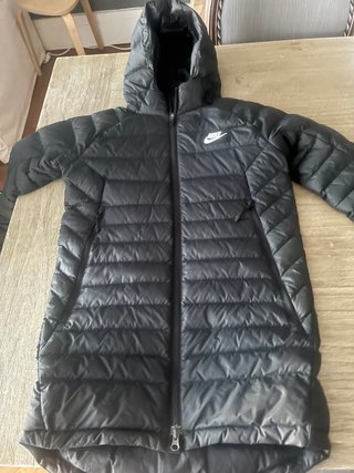 Chaqueta Nike acolchada larga negra