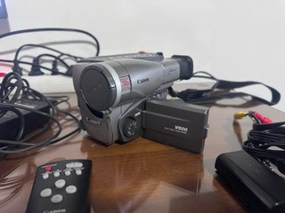 Videocámara Canon Video8 V500