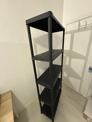 Estantería de plástico negra