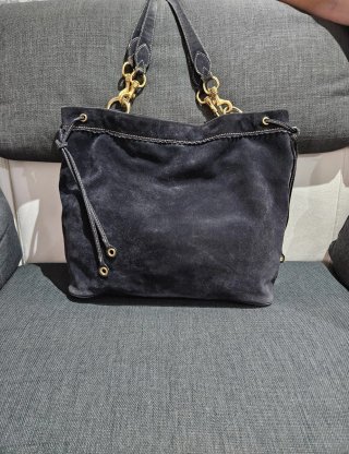 Borsa Car Shoe scamosciata blu con dettagli oro