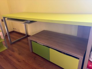 Escritorio con mueble compañero
