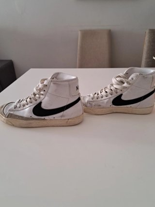 Zapatillas Nike Altas Blancas y Grises