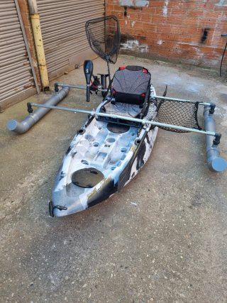 Kayak con Motor Eléctrico y Estabilizadores