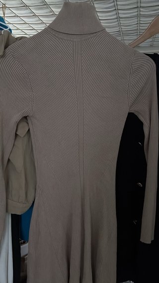 Lote de vestidos y. Monos y camisa de mujer y homb