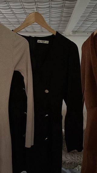 Lote de vestidos y. Monos y camisa de mujer y homb