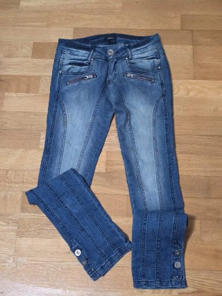 Vaqueros mujer con cremalleras. 3 EUROS