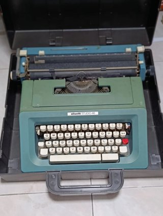 Máquina de escribir Olivetti Studio 46