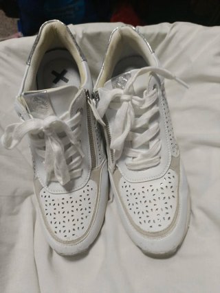 Zapatillas Xti Blancas y Plateadas