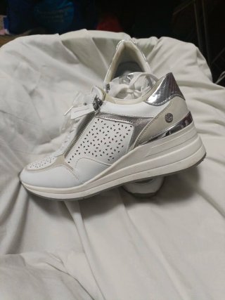 Zapatillas Xti Blancas y Plateadas