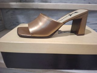 Sandalias Doradas Montbu
