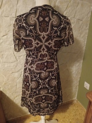 Vestido Midi Estampado Manga Corta