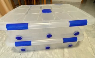 Caja Plastico 10€ cada una