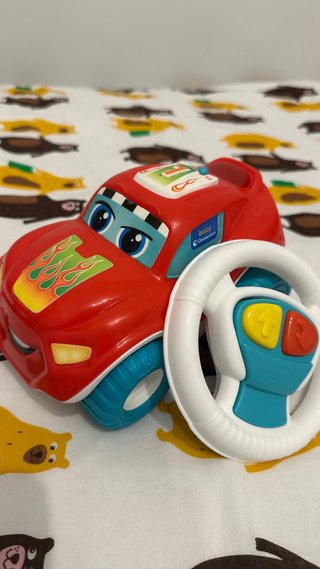 Coche teledirijido para bebé