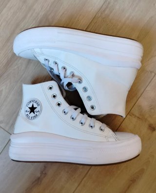 Converse Chuck Taylor piel plataforma blancas
