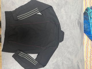 Chaqueta Adidas Negra y Dorada