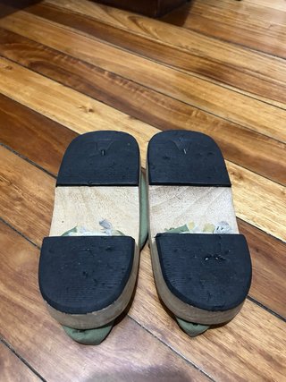 Sandalias japonesas de madera